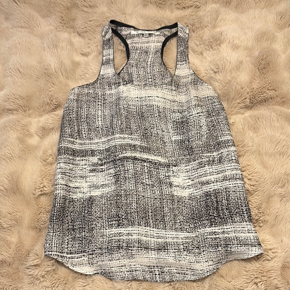 Women's Black and White Sleeveless Top nwot